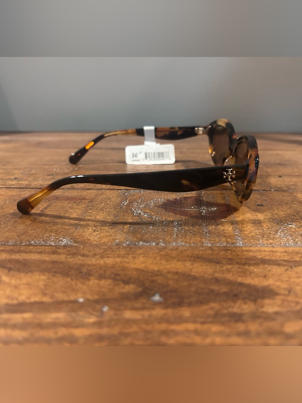 NWT Tory Burch Tortoise/Amber 52mm Non Polarized Sunglasses with Case. - Picture 7 of 9